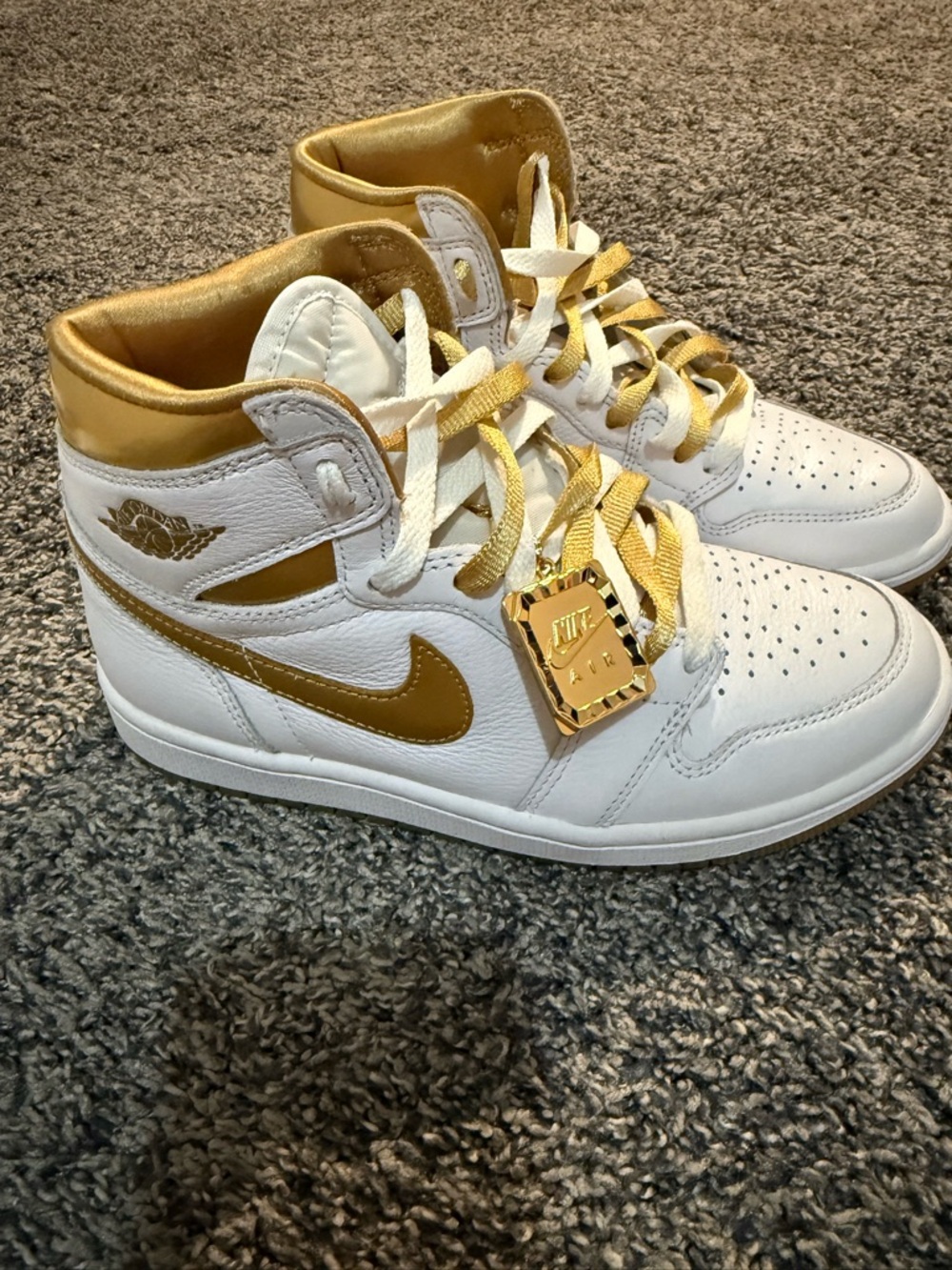 Nike Air Jordan 1 Retro High White & Metallic Gold